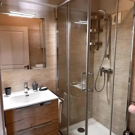 2p - Terrasse - Parking - Appartement *